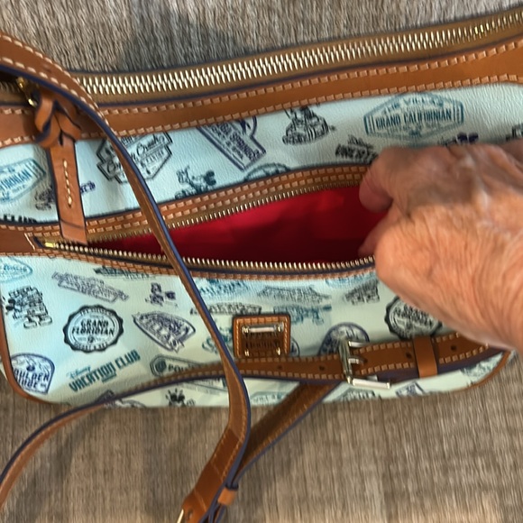 Dooney & Bourke Disney Vacation Club exclusive bag turquoise trimmed in rawhide - Picture 7 of 11